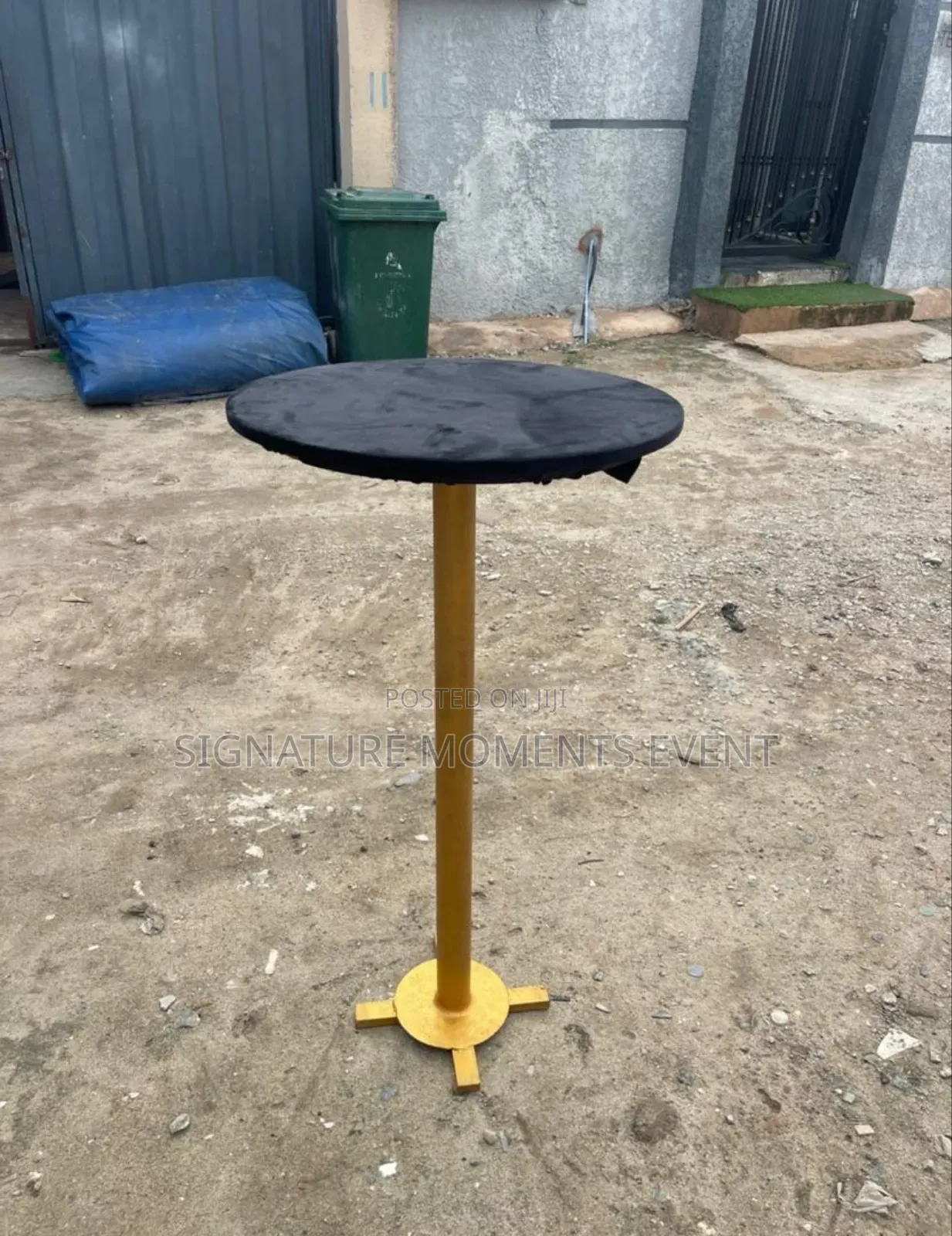 Cocktail Table and Chairs