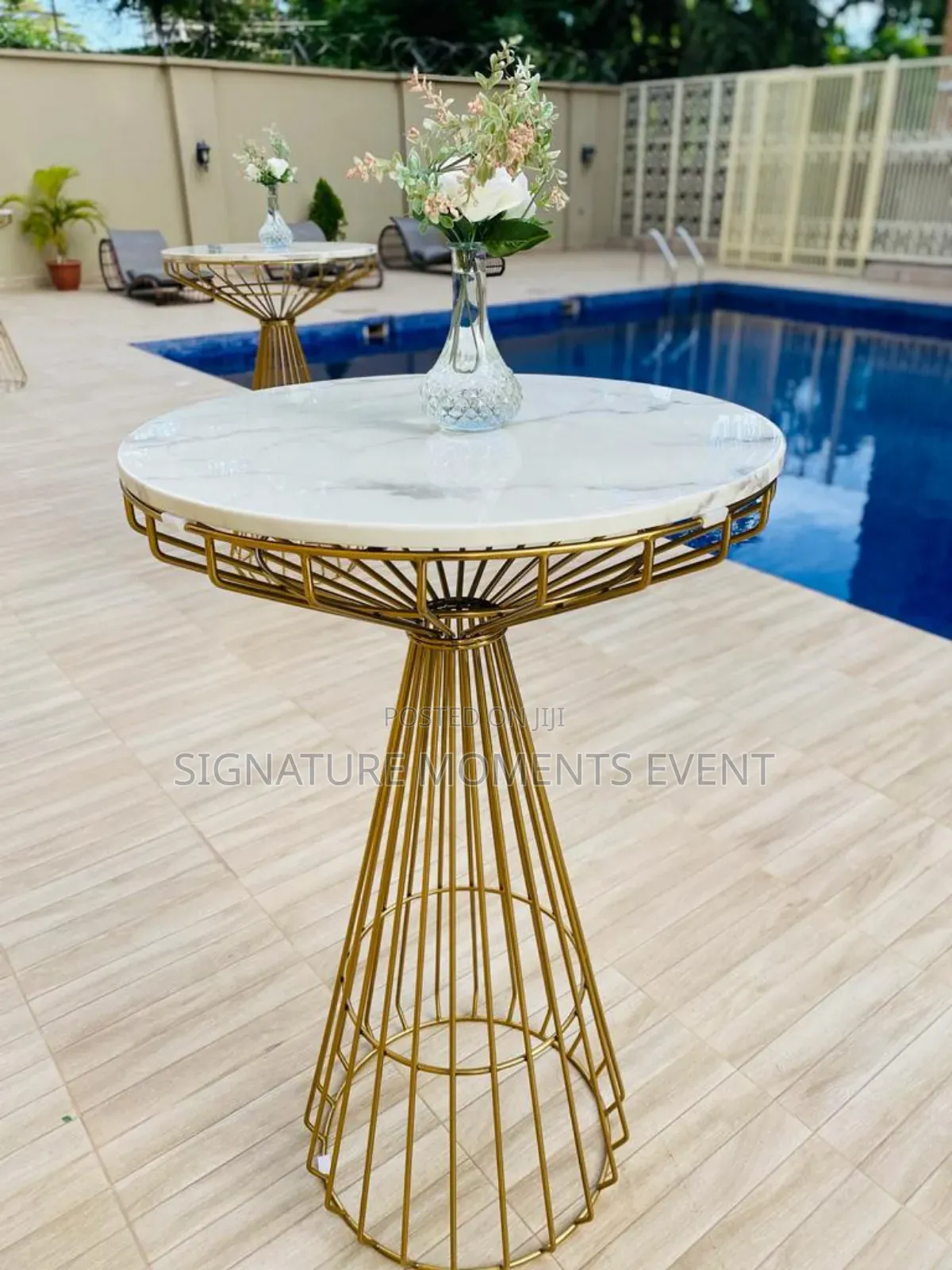 Cocktail Table and Chairs