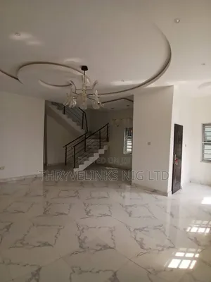 4bdrm Duplex in Thomas Estate for sale