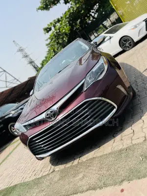 Toyota Avalon XLE Premium Sedan FWD (3.5L 6cyl 6A) 2013 Maroon