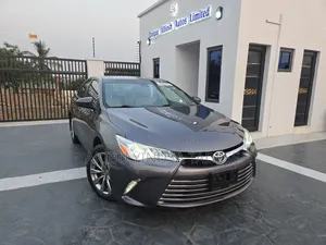 Toyota Camry XLE V6 4dr Sedan (3.6L 6cyl 6A) 2016 Gray