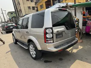 Land Rover Lr4 Base 4x4 2016 Gold