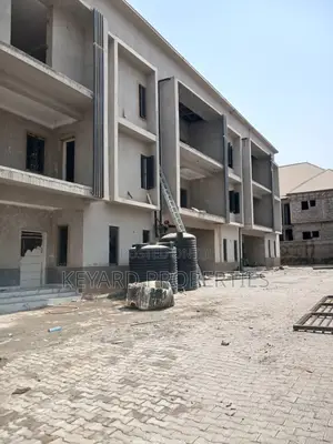 2bdrm Block of Flats in FHA for sale