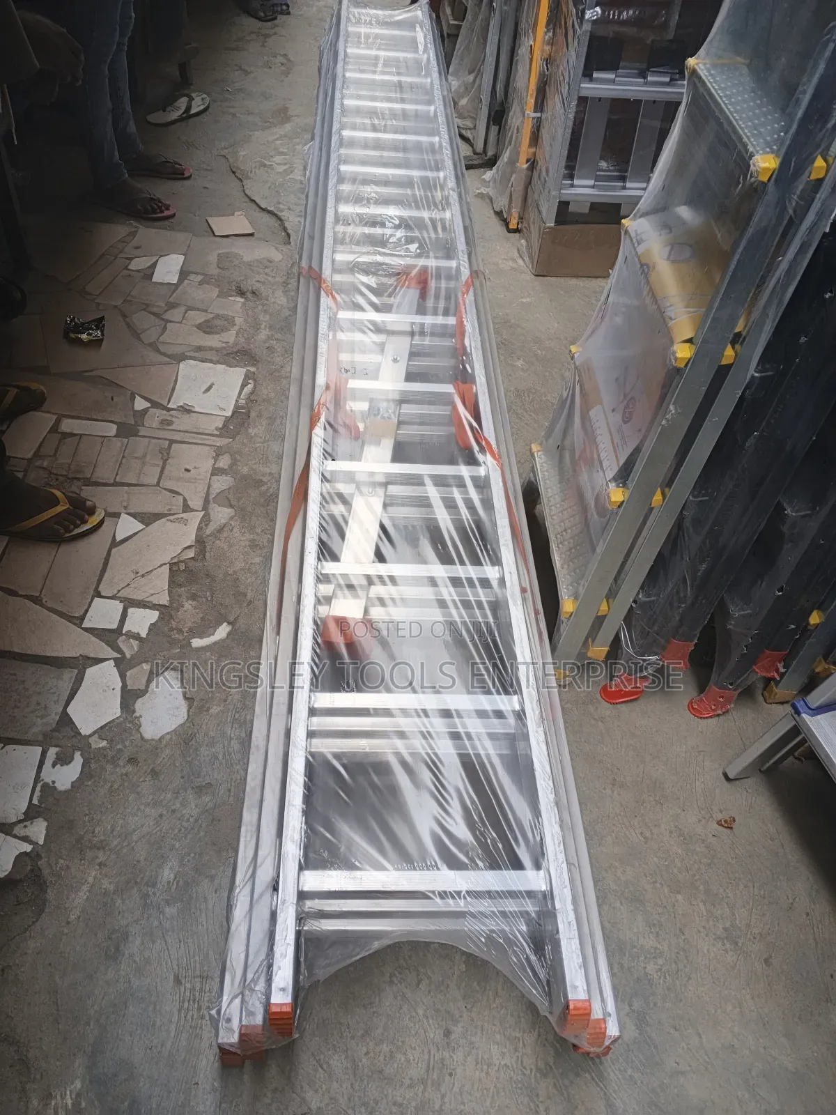 Hand Tools Double Extension Ladder