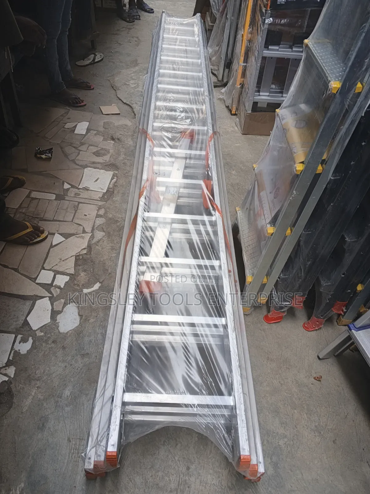 Hand Tools Double Extension Ladder