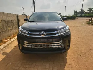 Toyota Highlander XLE 4x2 V6 (3.5L 6cyl 8A) 2017 Black