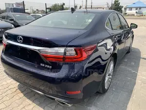 Lexus ES 2016 Blue