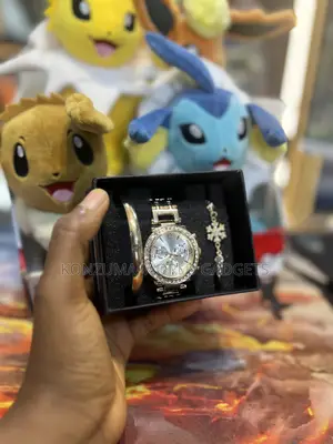 Elegant Ladies Wristwatch Set With Bracelet Bangle (Gift Set)