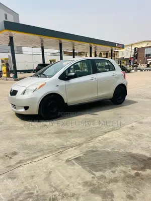 Toyota Yaris 1.3 HB T3 Spirit 2009 Silver