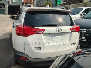 Toyota RAV4 Limited 4dr SUV AWD (2.5L 4cyl 6A) 2015 White