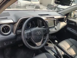 Toyota RAV4 Limited 4dr SUV AWD (2.5L 4cyl 6A) 2015 White