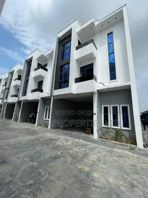 4bdrm Townhouse / Terrace in Chisco-Ikate, Lekki for rent