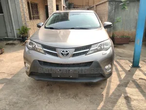 Toyota RAV4 Limited 4dr SUV AWD (2.5L 4cyl 6A) 2014 Gray