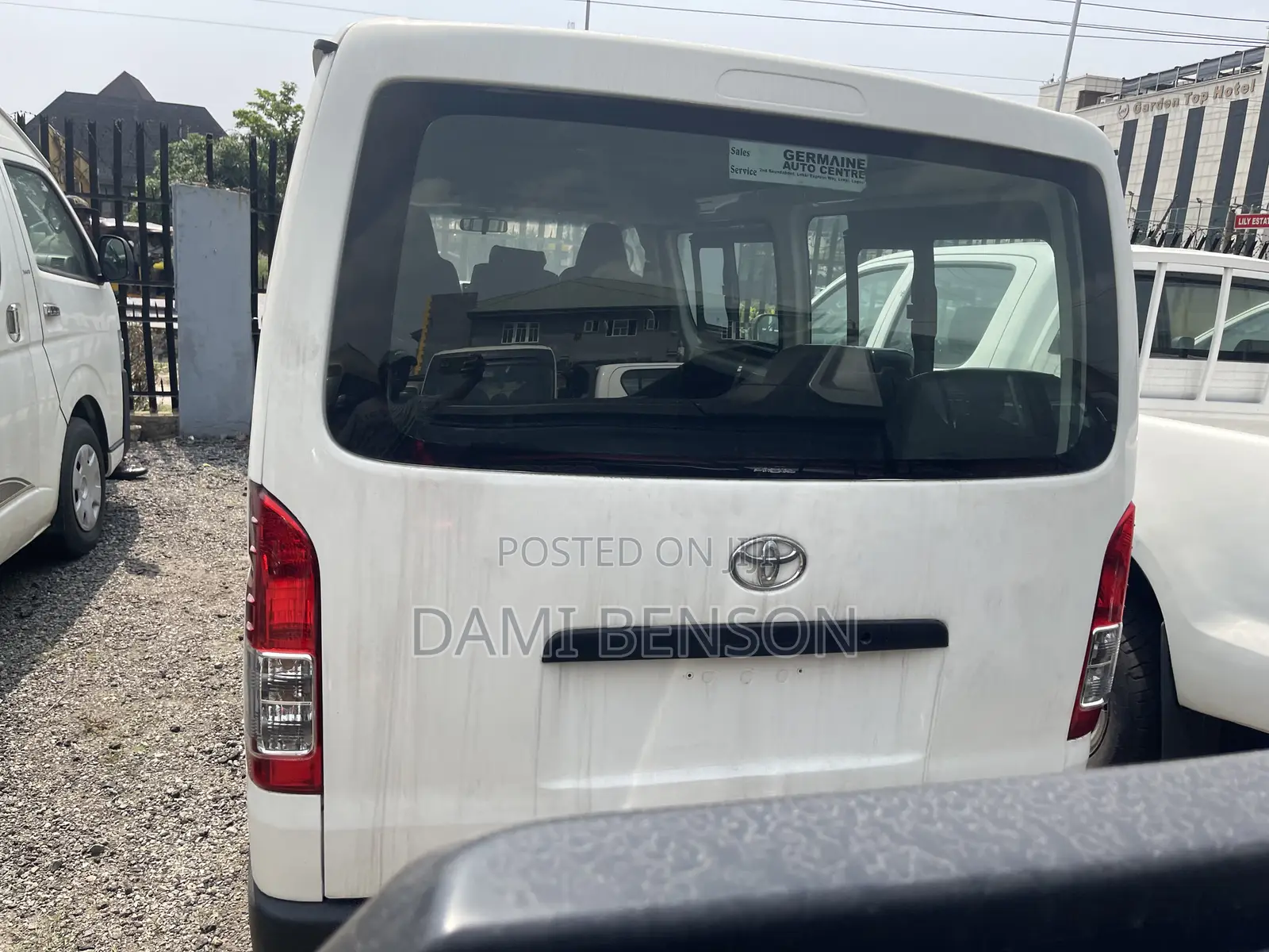 Toyota HiAce 2012 White