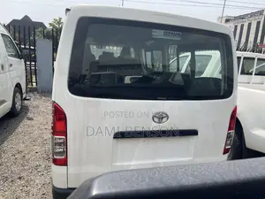 Toyota HiAce 2012 White