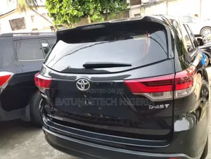 Toyota Highlander LE AWD 2020 Black
