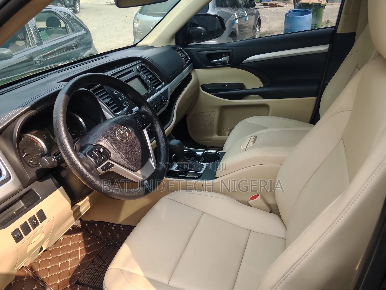 Toyota Highlander LE AWD 2020 Black