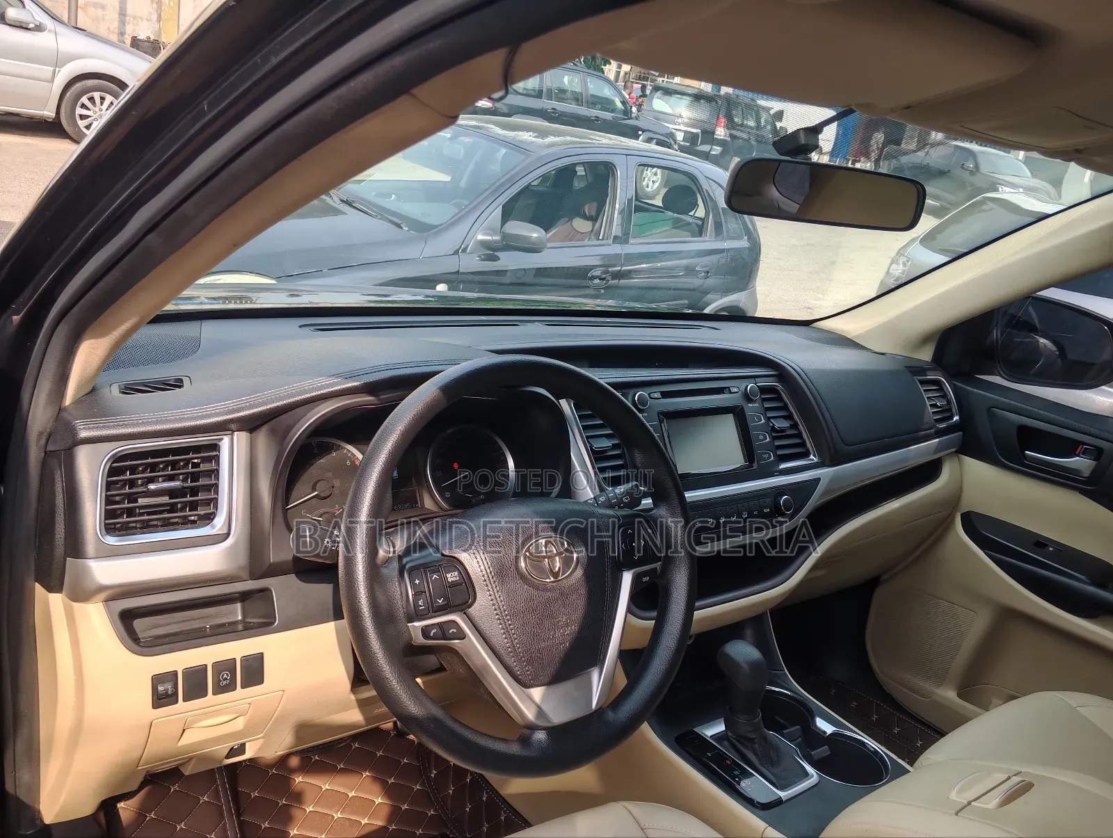 Toyota Highlander LE AWD 2020 Black