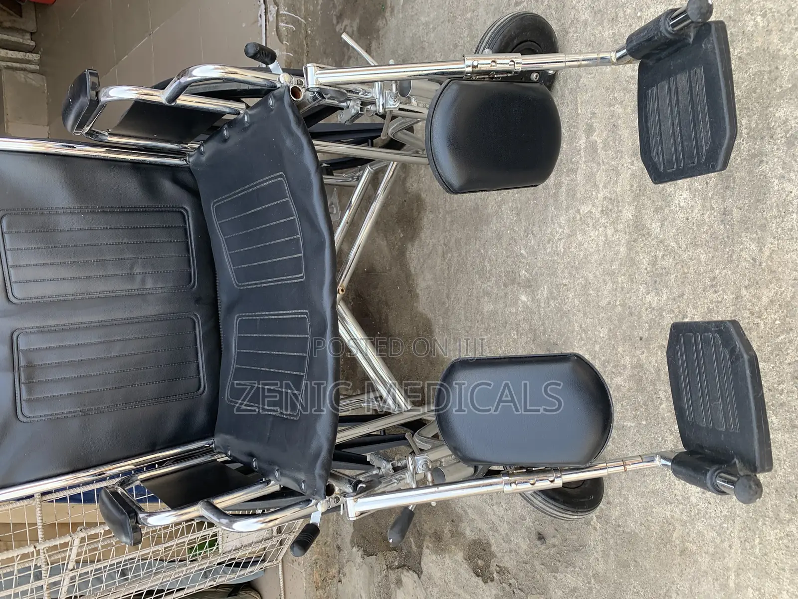 Big Size Icu With Drip Stand