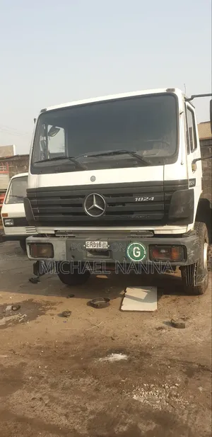 Mercedes 1824 Cab and Chassis