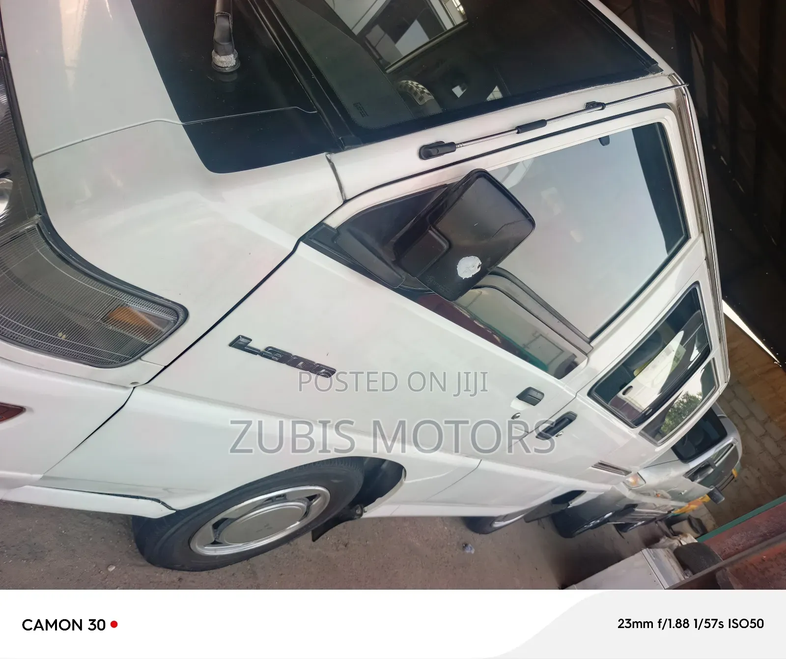 Mitsubishi L300 2005 White