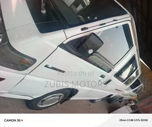 Mitsubishi L300 2005 White