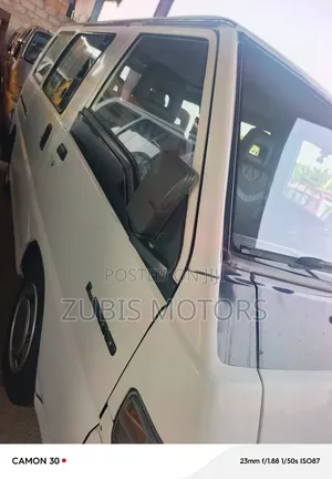 Mitsubishi L300 2005 White