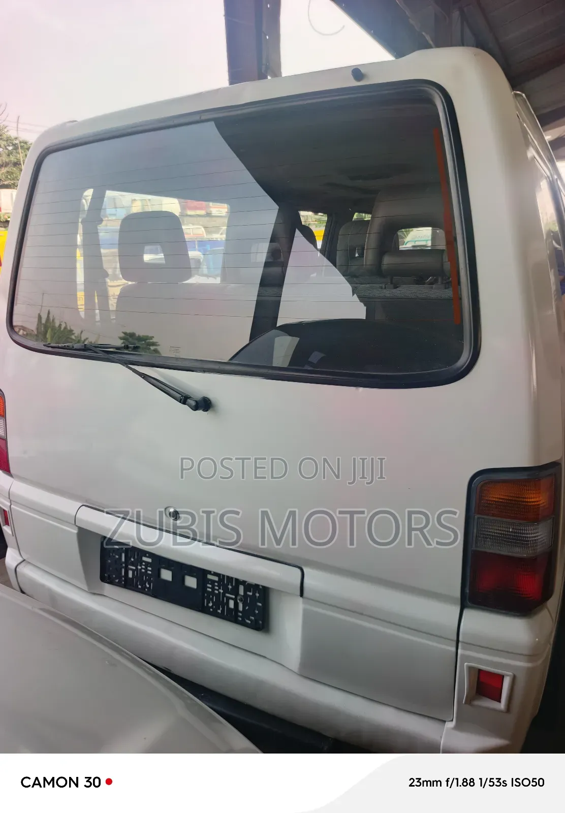 Mitsubishi L300 2005 White