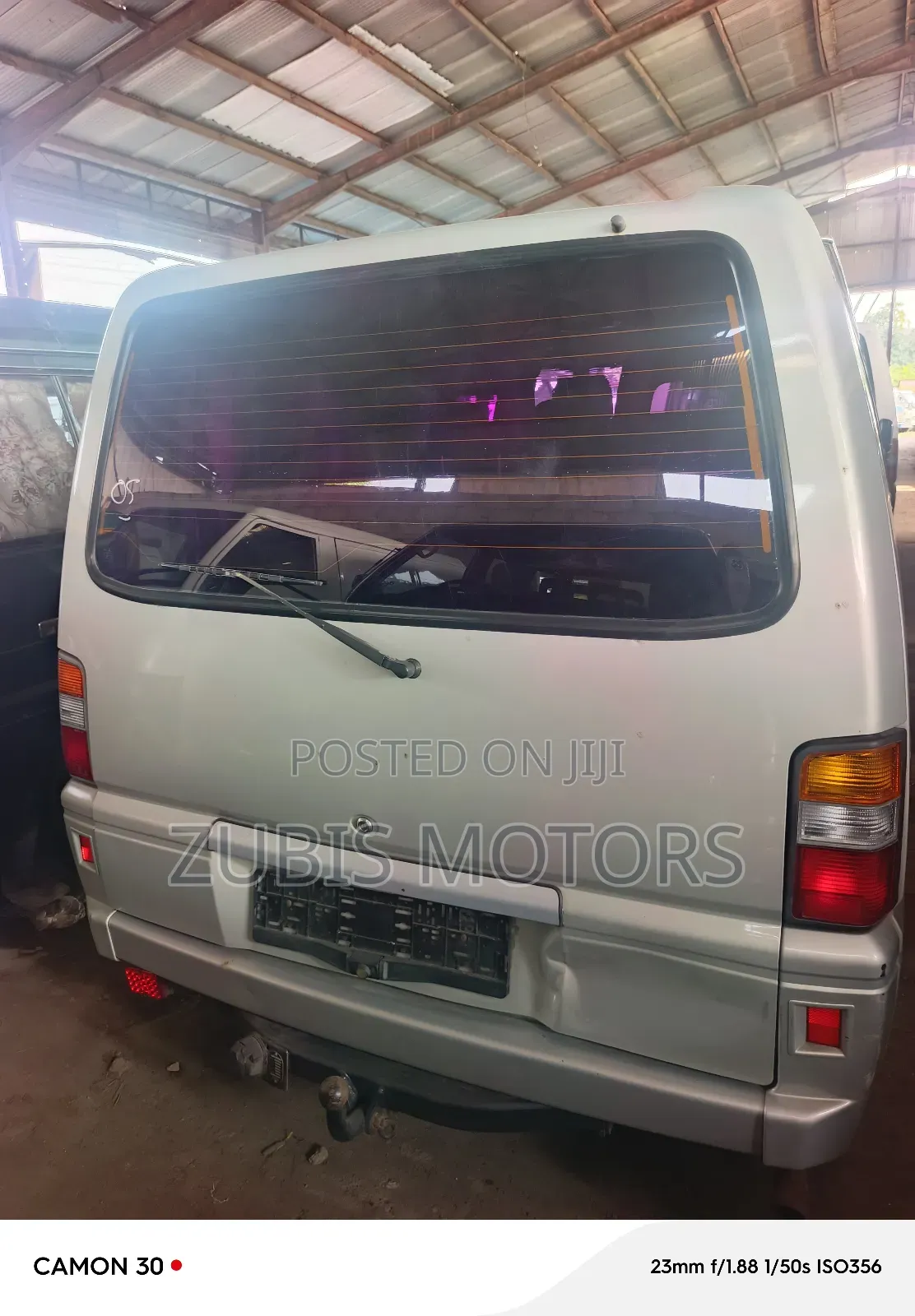 Mitsubishi L300 2005 Silver
