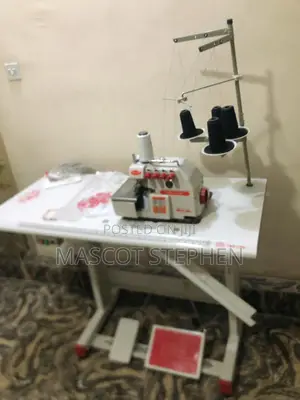 Four Threads Industrial Overlocking (Weaving) Machine