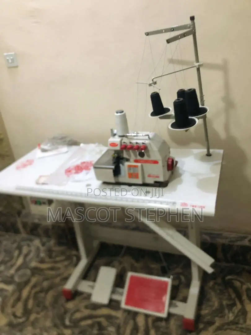 Four Threads Industrial Overlocking (Weaving) Machine