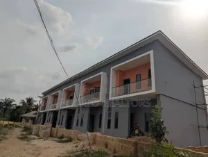 2bdrm Townhouse / Terrace in Shelter Afrique, Uyo for rent