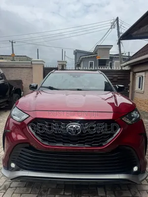 Toyota Highlander 2022 Burgundy