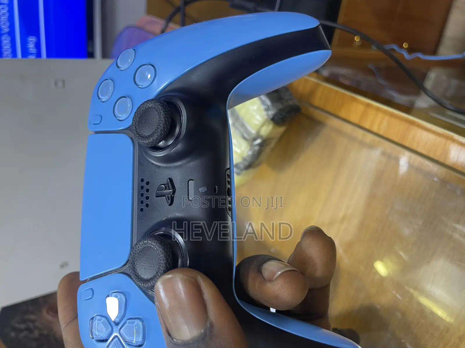 Clean Ps5 Pad (Blue Colour)
