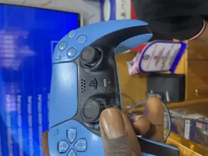 Clean Ps5 Pad (Blue Colour)