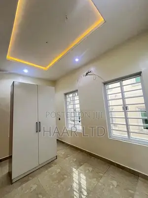 5bdrm Duplex in Ikota for rent