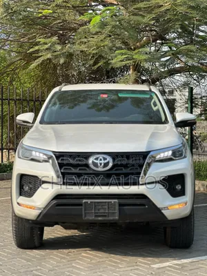 Toyota Fortuner 4.0 AWD 2023 White