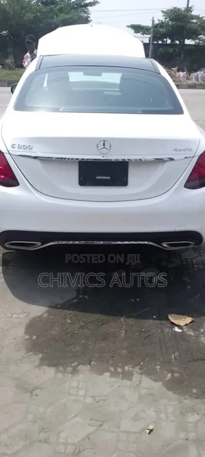 Mercedes-Benz C300 2021 White