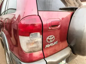 Toyota RAV4 Automatic 2003 Red