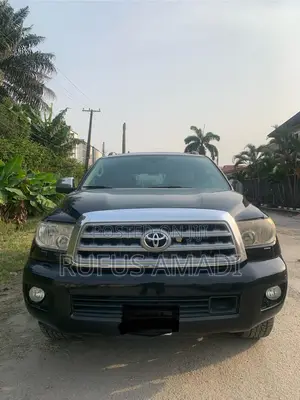 Toyota Sequoia Platinum FFV 4dr SUV 4WD (5.7L 8cyl 6A) 2010 Black