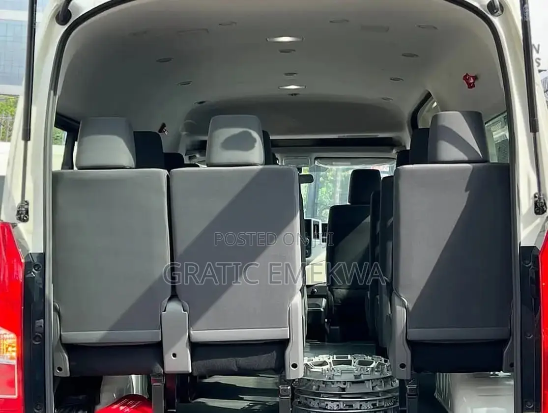 Toyota HiAce 2020 White