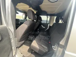 Jeep Wrangler Unlimited Rubicon 4dr SUV 4WD (3.6L 6cyl 6M) 2014 Silver
