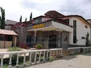 An Expandable Superbly Located 30-Room Hotel
