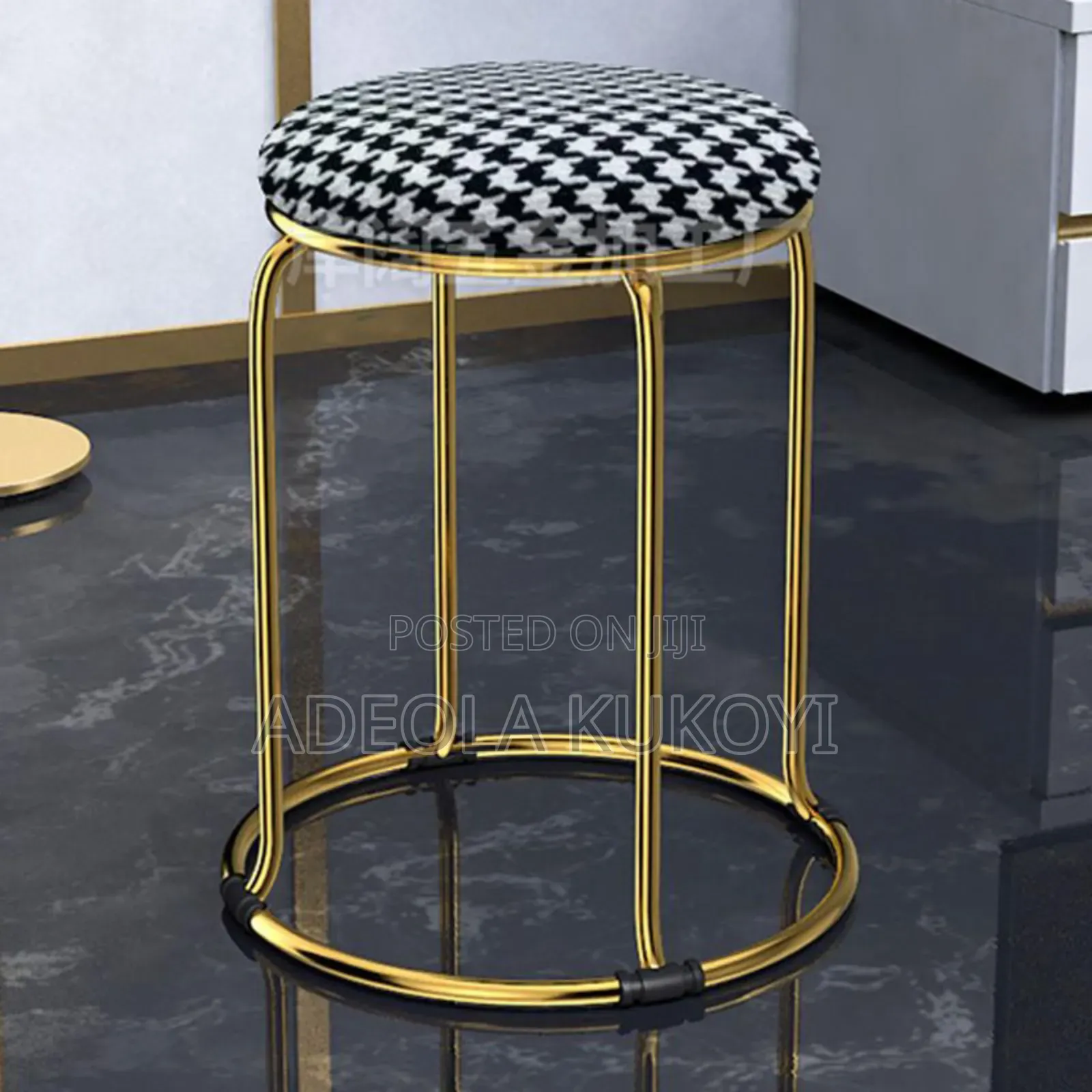 Standard Sitting Stool