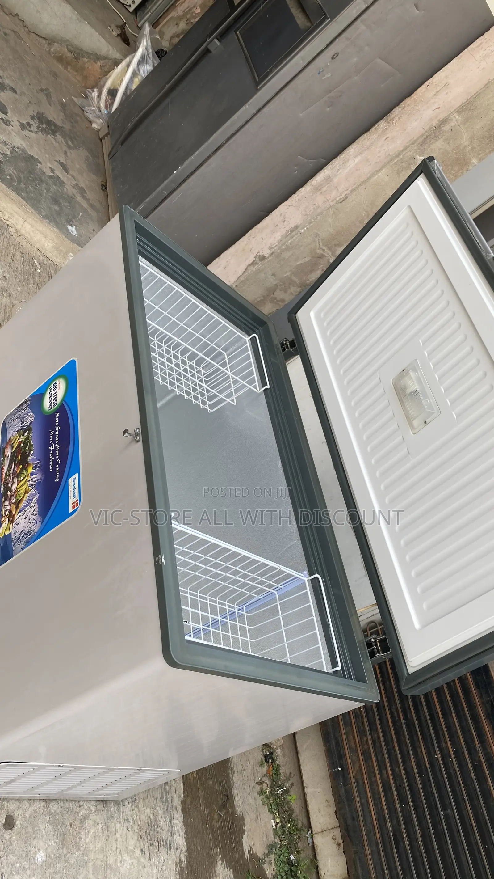 Scanfrost Deep Freezer 320liters
