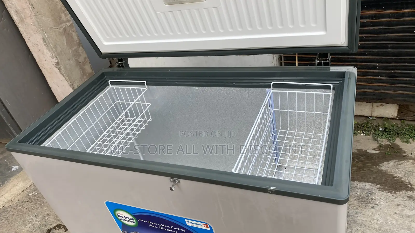 Scanfrost Deep Freezer 320liters