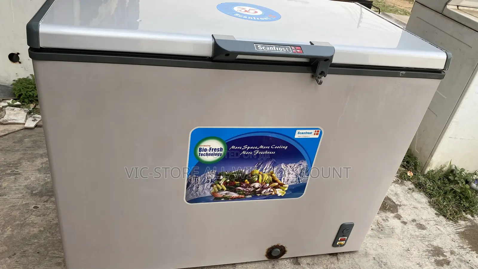 Scanfrost Deep Freezer 320liters