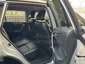 Toyota RAV4 LE AWD 2020 Silver