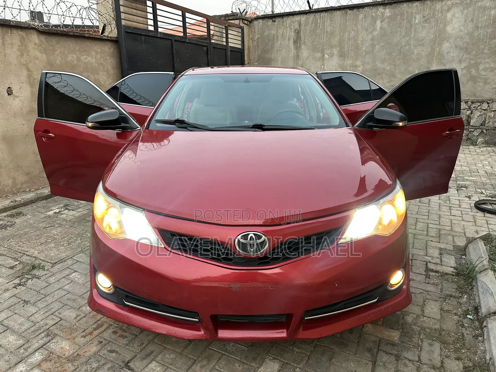 2012 Toyota Camry LE 4dr Sedan (2.5L 4cyl 6A)