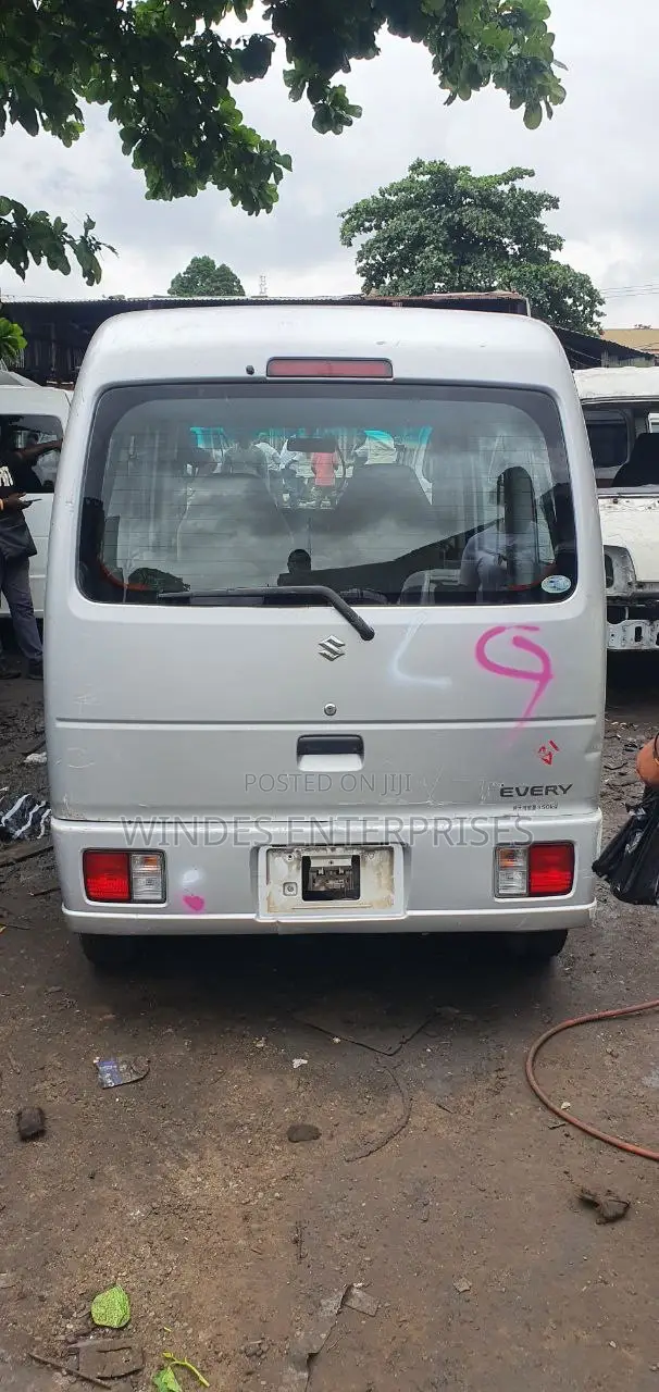 Suzuki Every 2012 Red